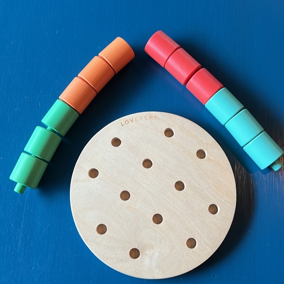 Lovevery Wooden Stacking Peg Board - Picture 3 of 4